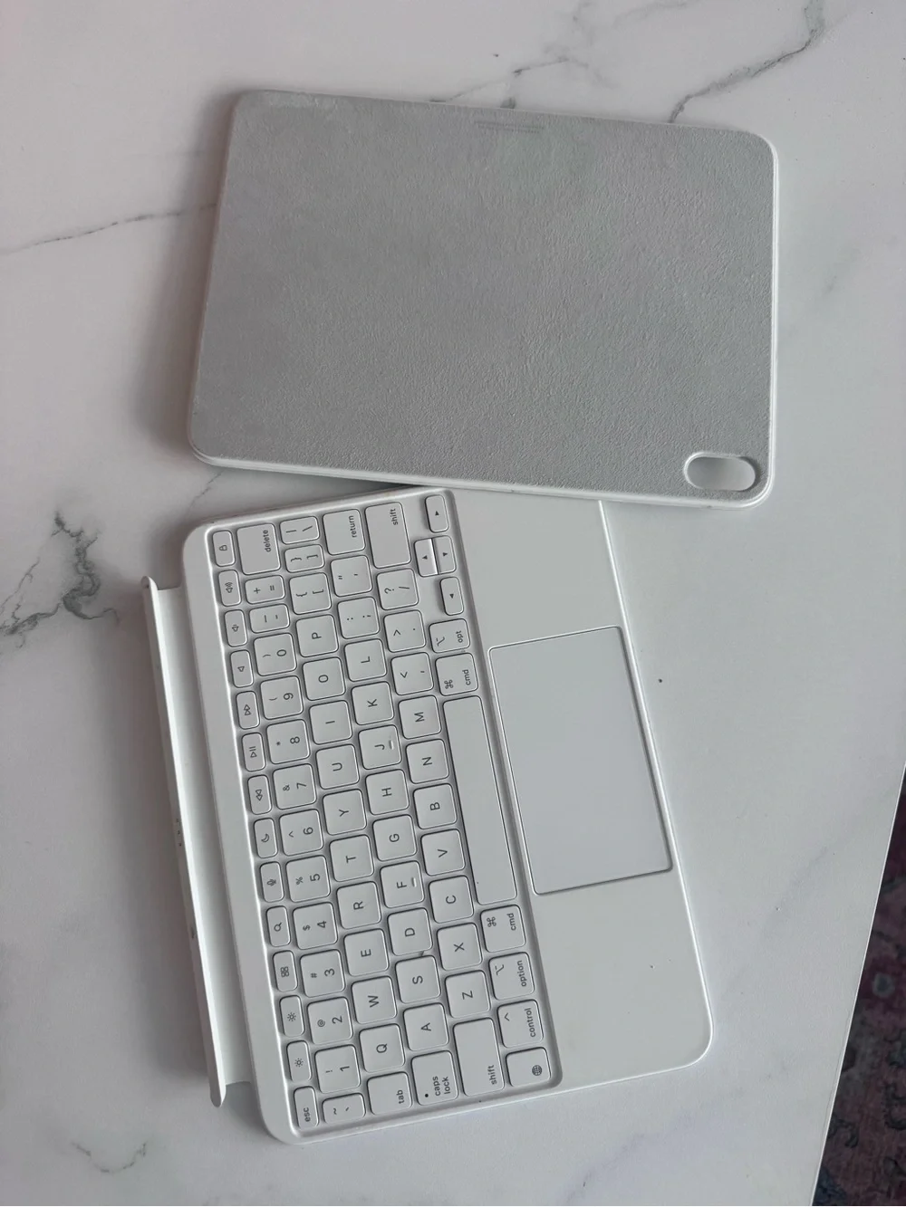 iPad Magic Keyboard - Picture 1 of 5